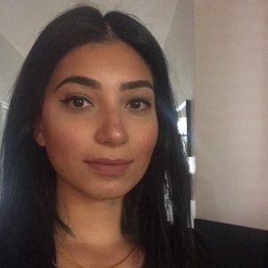 Meet your Posher, Isra